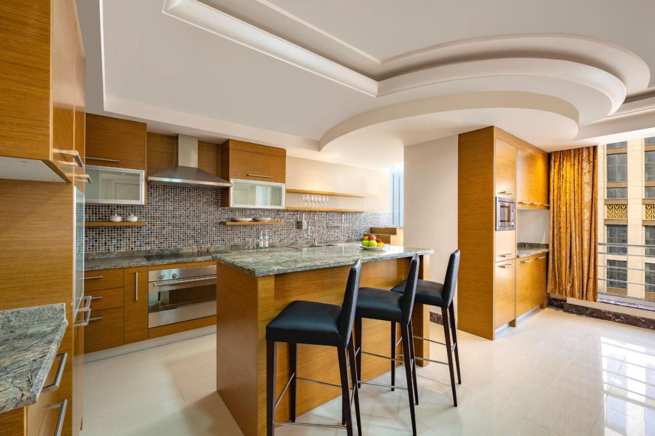Dusit Hotel & Suites - Doha Exteriör bild A modern kitchen